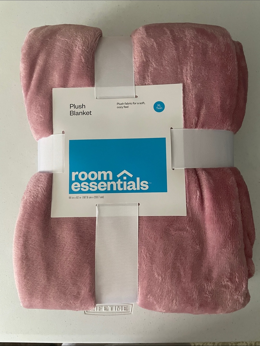 Room Essentials Plush Blanket - Rose Pink